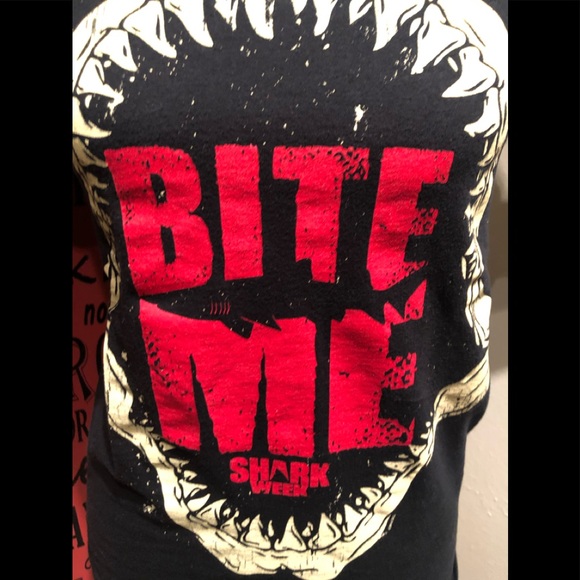 Bite me Shark week XS juniors T-shirt gently worn - Picture 2 of 6